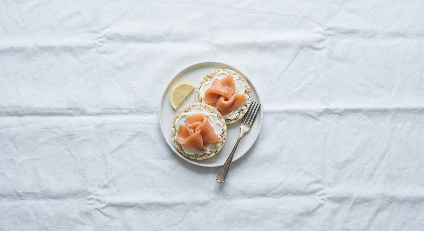 Smoked Salmon & Cottage Cheese Rice Cakes